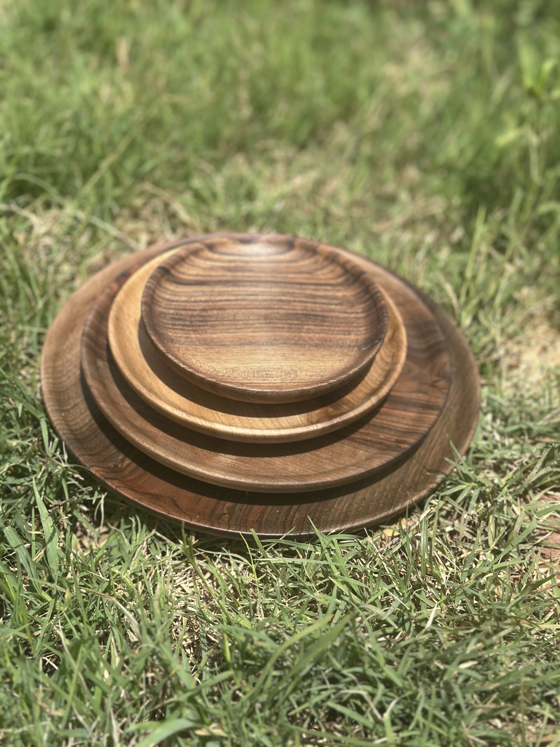 Pack 4 walnut wood plates