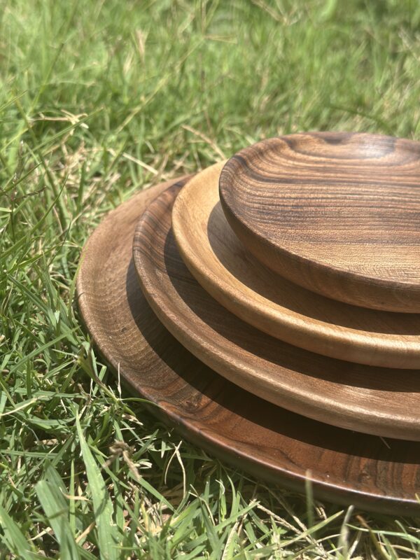 Pack 4 walnut wood plates - Image 2