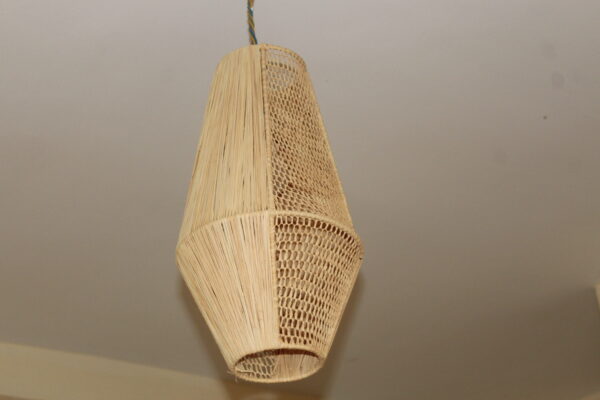 Hand-crafted hanging lamp in raffia - Image 3
