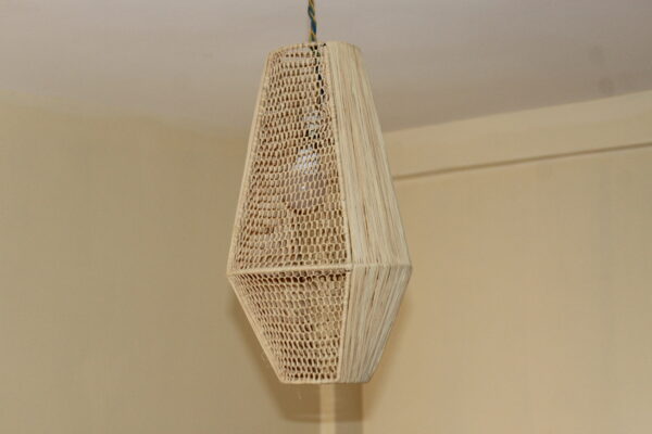 Hand-crafted hanging lamp in raffia - Image 8